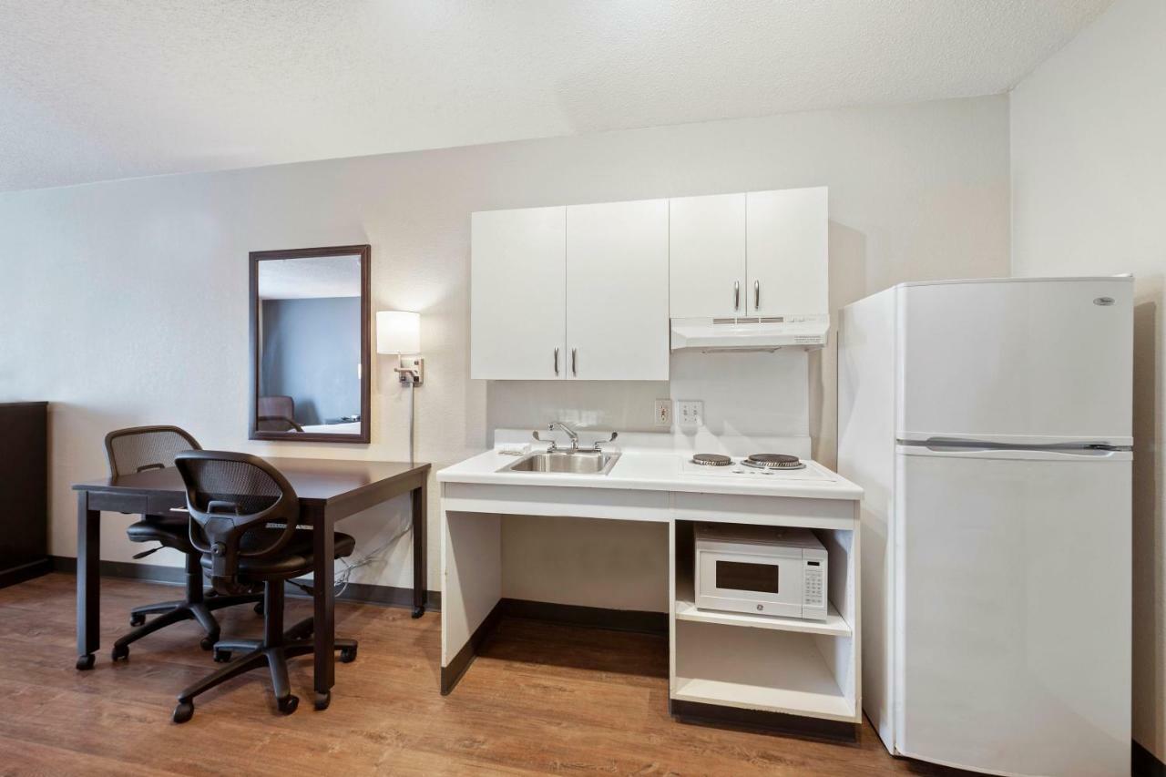 Queen studio with 1 Queen Bed - Disability Access/Non-Smoking