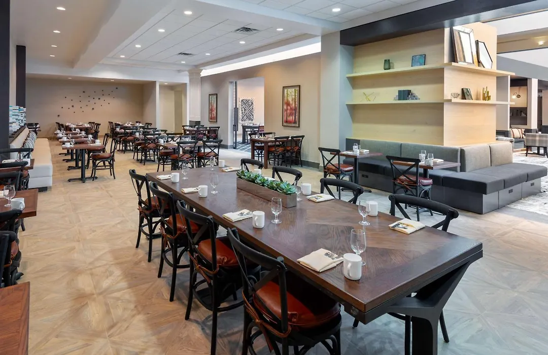 Hilton Charlotte Airport Hotel-1