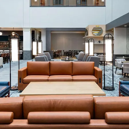 Hilton Charlotte Airport Hotel-3