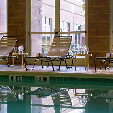 Hilton Charlotte Airport Hotel-2